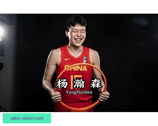 开拓者全家福大合照：杨瀚森C位领衔，利拉德昔日位置成回忆